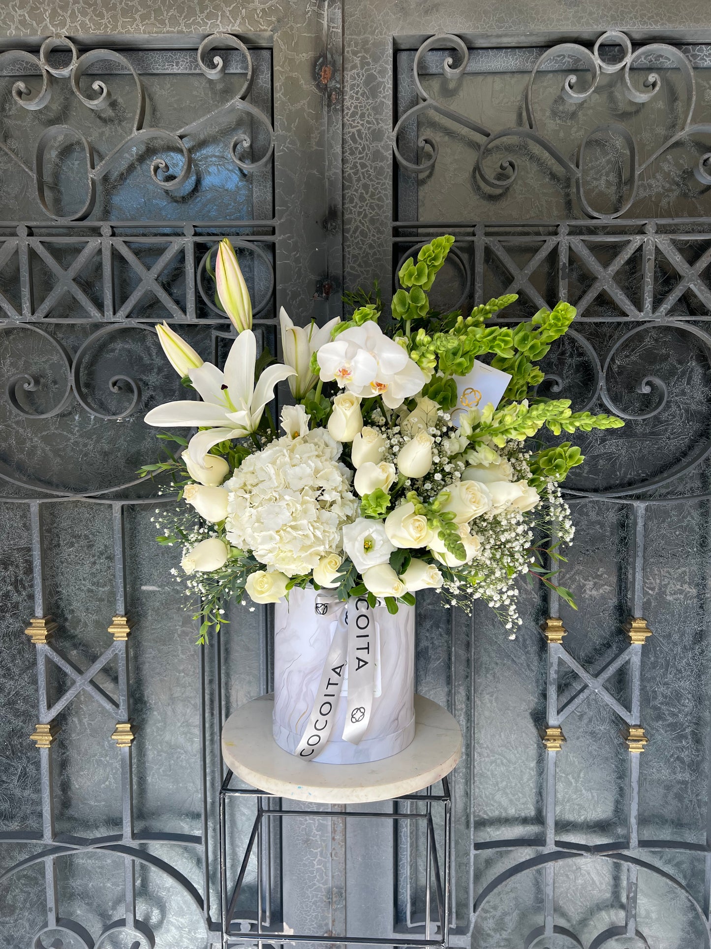 Caja Abrazo con Orquídeas